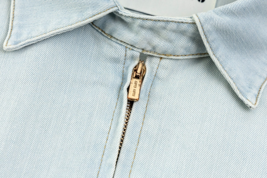 【Miumiu公式旗艦店】ミュウミュウ  シャツ ご好評に付き再入荷  250219