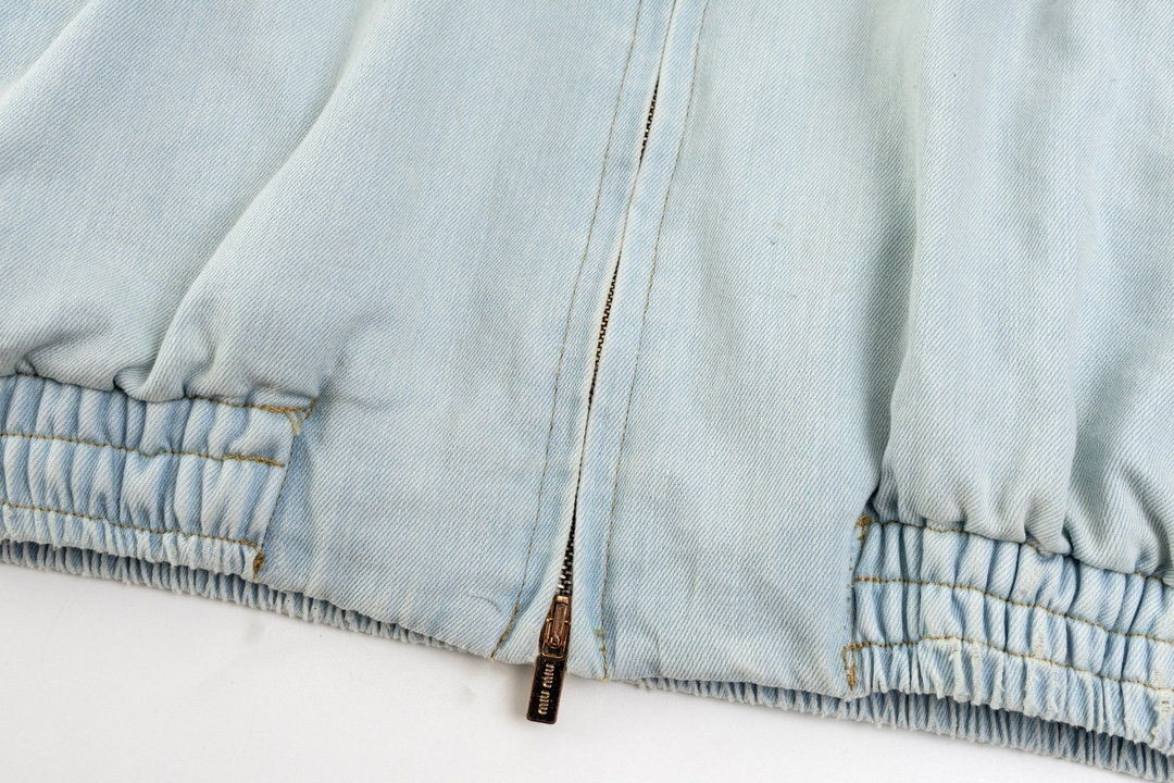 【Miumiu公式旗艦店】ミュウミュウ  シャツ ご好評に付き再入荷  250219