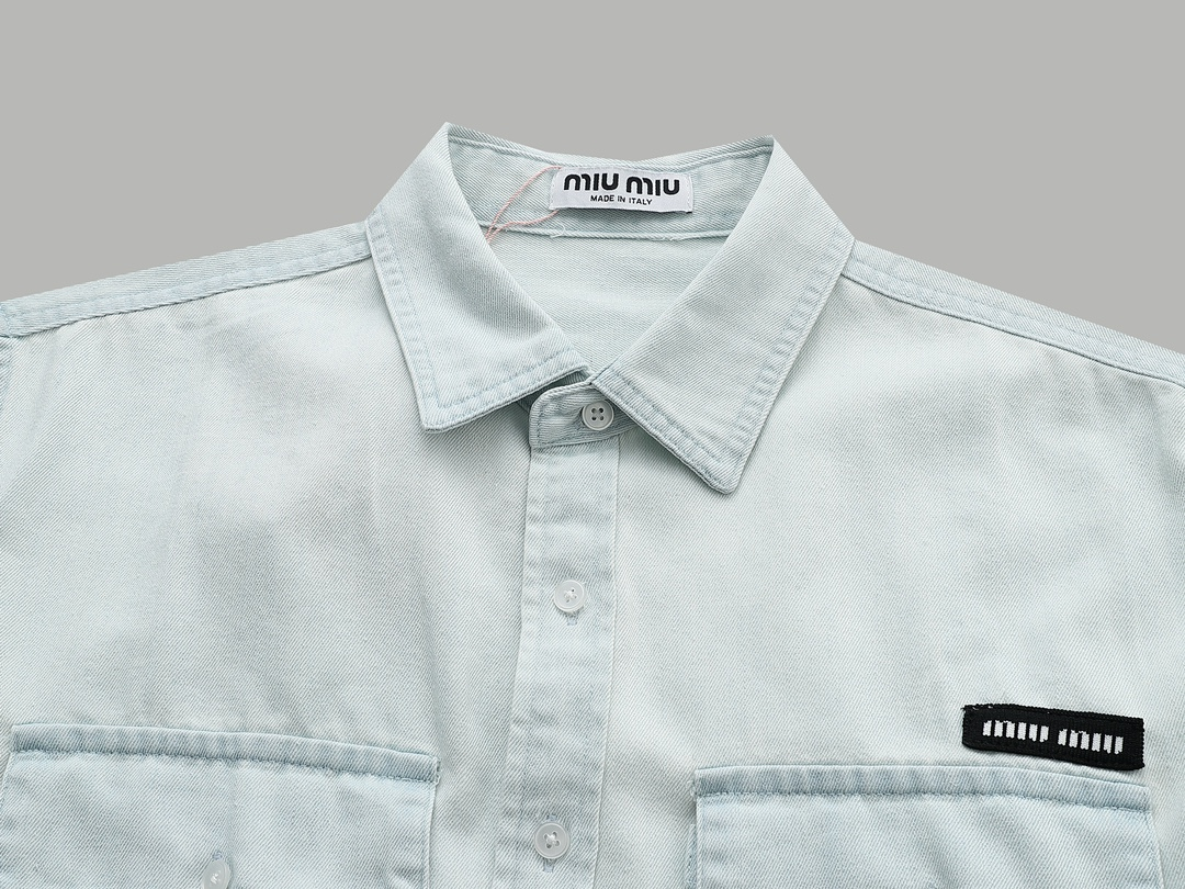【Miumiu公式旗艦店】ミュウミュウ  シャツ ご好評に付き再入荷  250219
