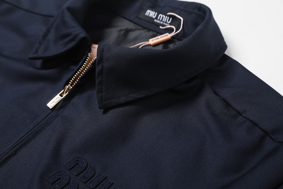 【Miumiu公式旗艦店】ミュウミュウ  シャツ ご好評に付き再入荷  250219