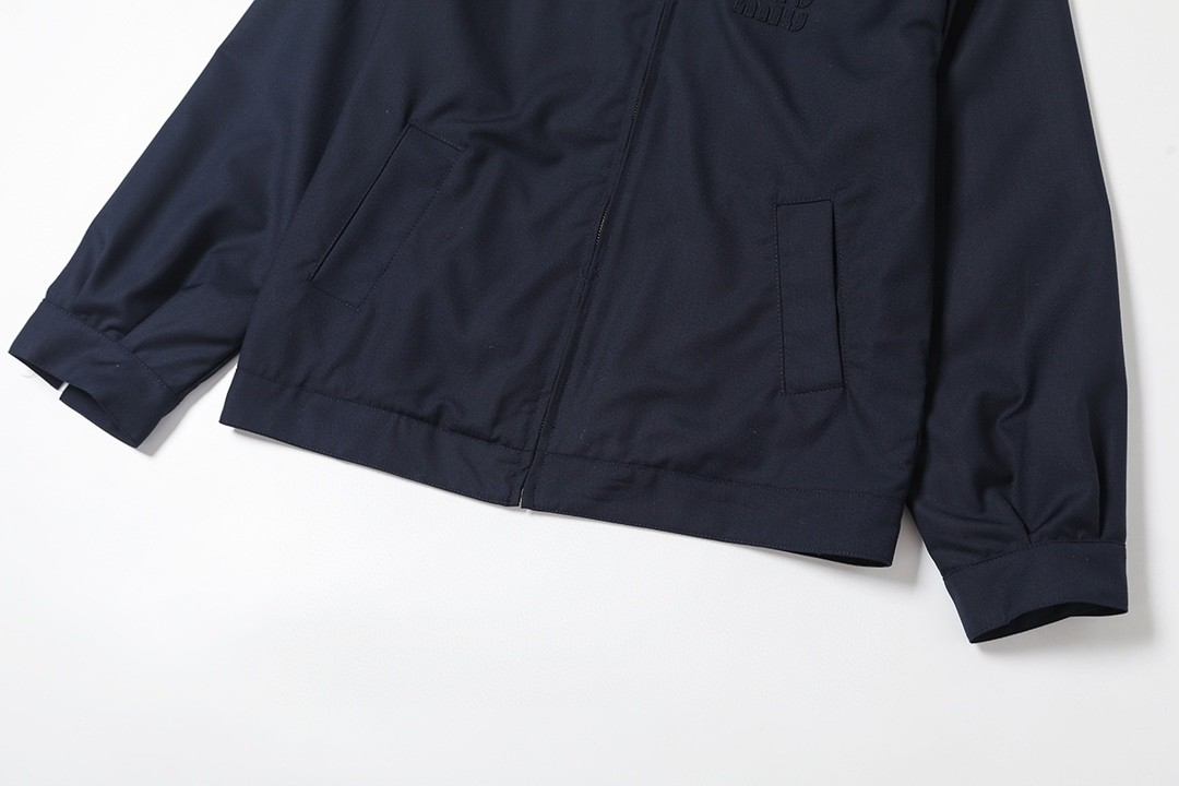 【Miumiu公式旗艦店】ミュウミュウ  シャツ ご好評に付き再入荷  250219