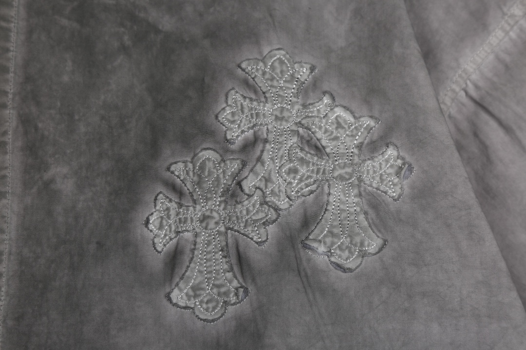 【CHROME HEARTS 公式旗艦店】クロムハーツ   シャツ ご好評に付き再入荷  250220