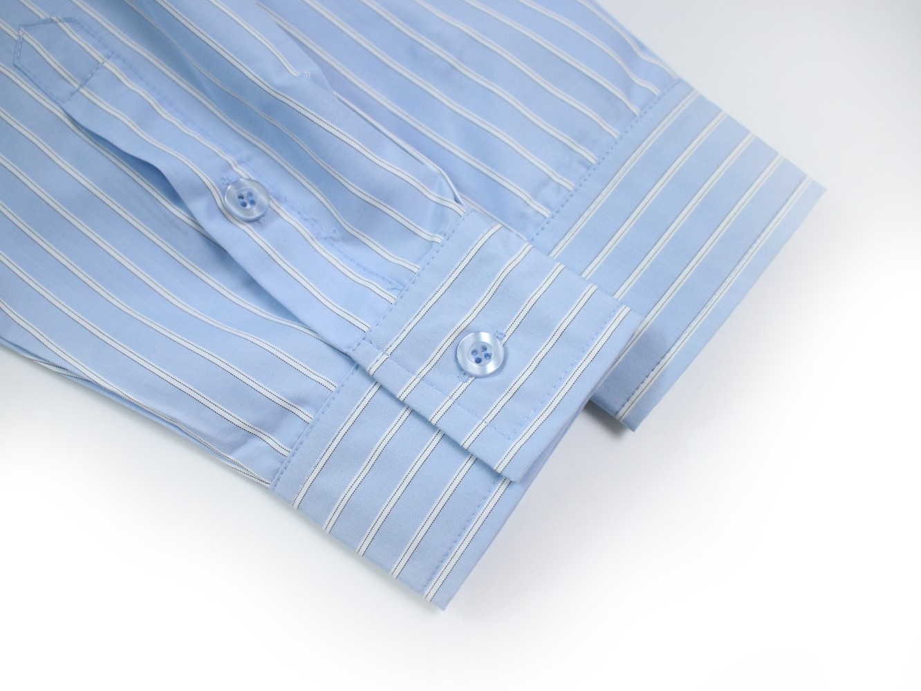 【Miumiu  公式旗艦店】ミュウミュウ  シャツ ご好評に付き再入荷  250219