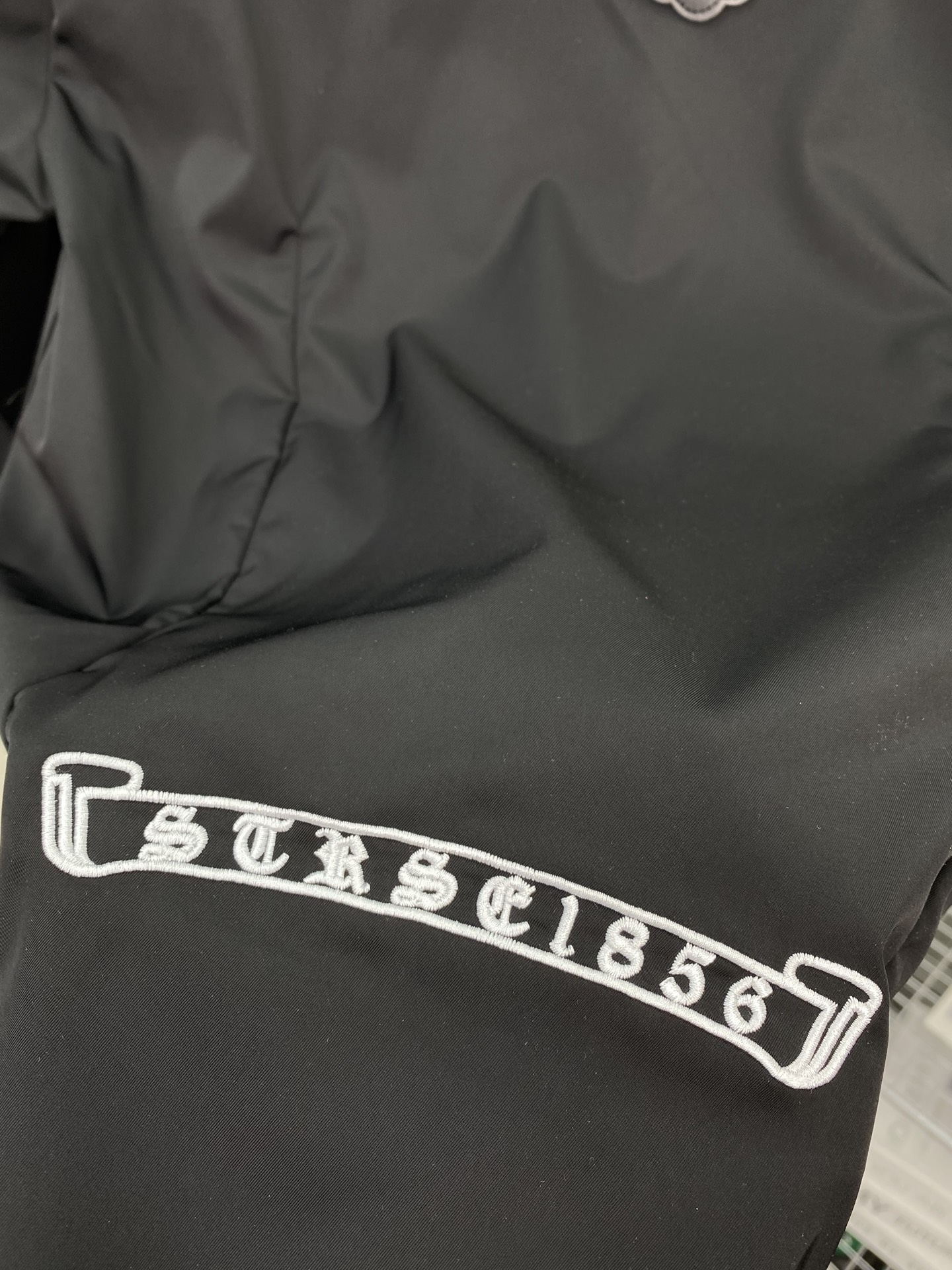 【CHROME HEARTS 公式旗艦店】クロムハーツ   シャツ ご好評に付き再入荷  250220