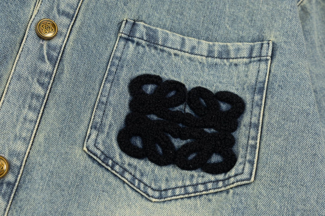 【LOEWE 公式旗艦店】ロエベ  シャツ ご好評に付き再入荷  250220