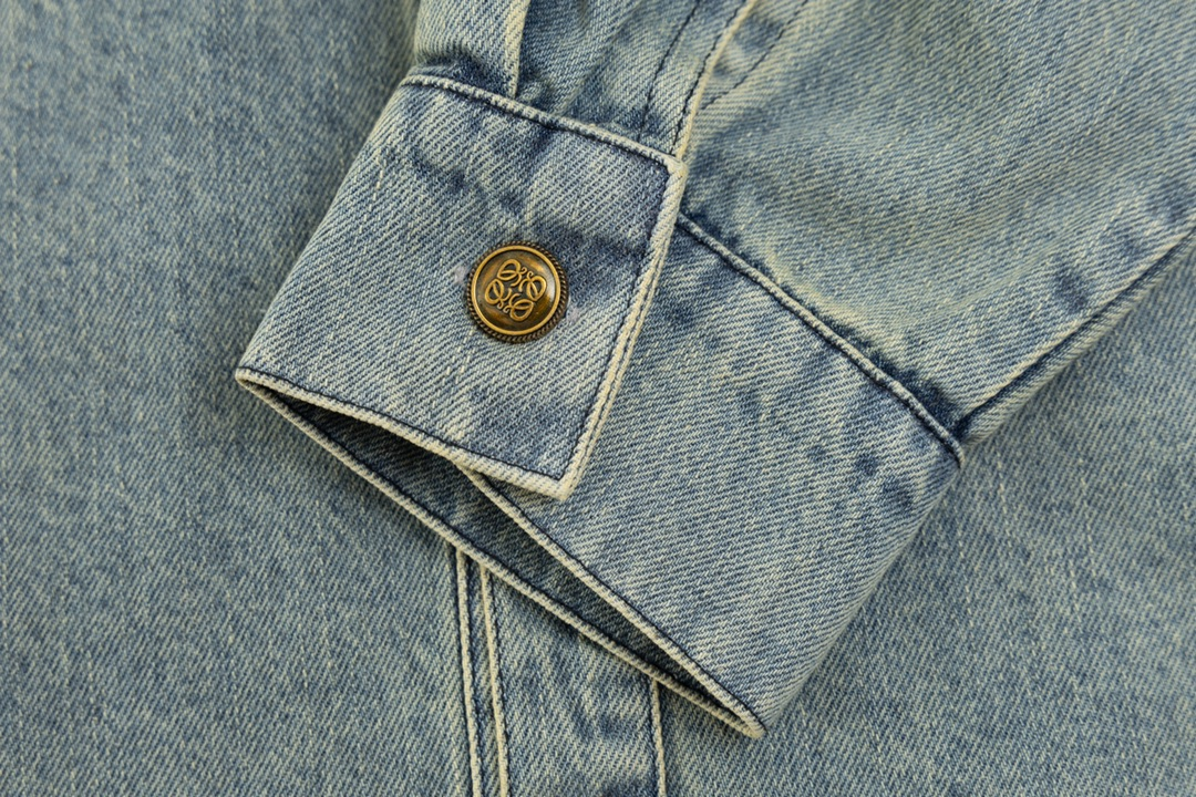 【LOEWE 公式旗艦店】ロエベ  シャツ ご好評に付き再入荷  250220