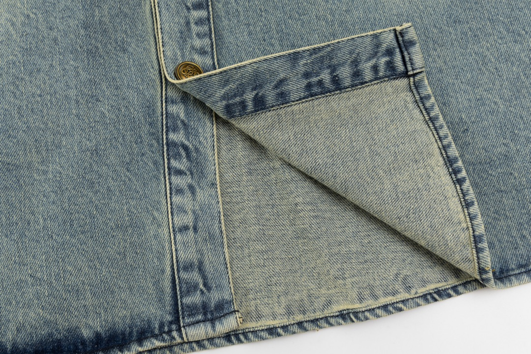 【LOEWE 公式旗艦店】ロエベ  シャツ ご好評に付き再入荷  250220