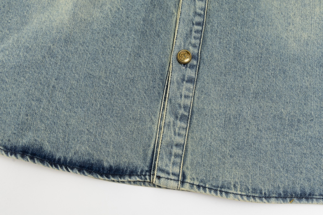 【LOEWE 公式旗艦店】ロエベ  シャツ ご好評に付き再入荷  250220