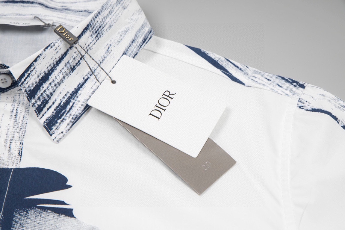 【DIOR  公式旗艦店】ディオール  半袖シャツ ご好評に付き再入荷  250220