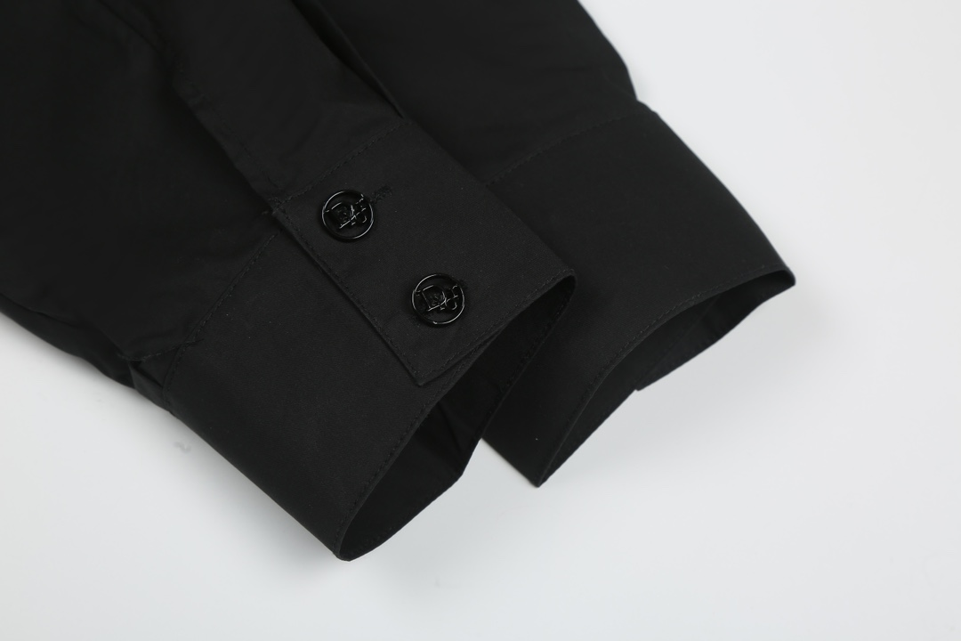 【DIOR 公式旗艦店】 ディオール   シャツ ご好評に付き再入荷  250220