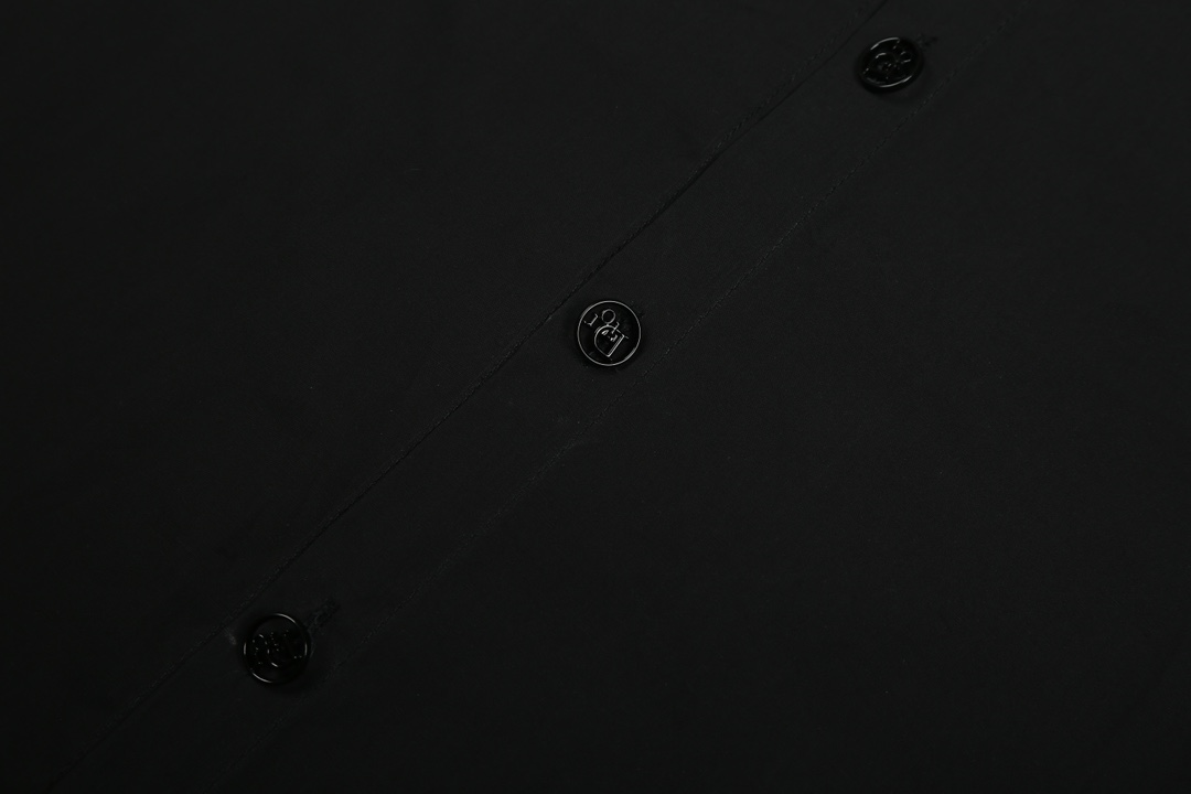 【DIOR 公式旗艦店】 ディオール   シャツ ご好評に付き再入荷  250220