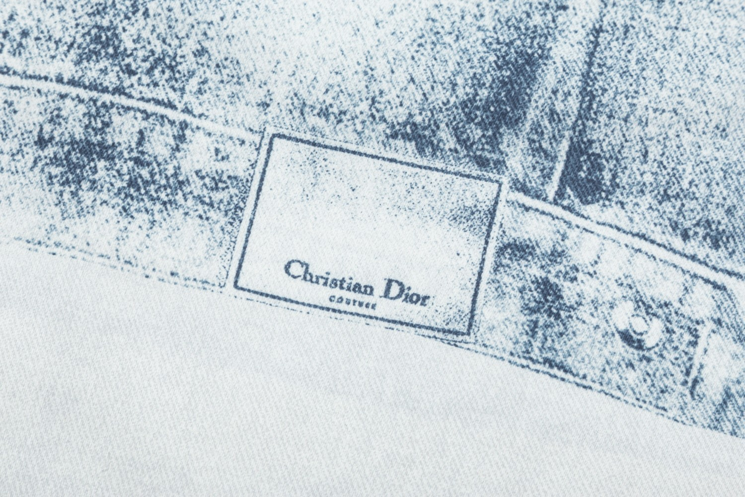 【DIOR  公式旗艦店】ディオール  シャツ ご好評に付き再入荷  250220