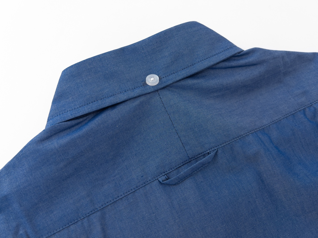 【ThomBrowne  公式旗艦店】トムブラウン   シャツ ご好評に付き再入荷  250221