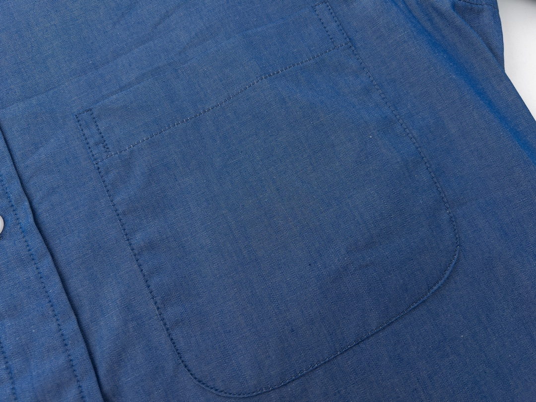 【ThomBrowne  公式旗艦店】トムブラウン   シャツ ご好評に付き再入荷  250221