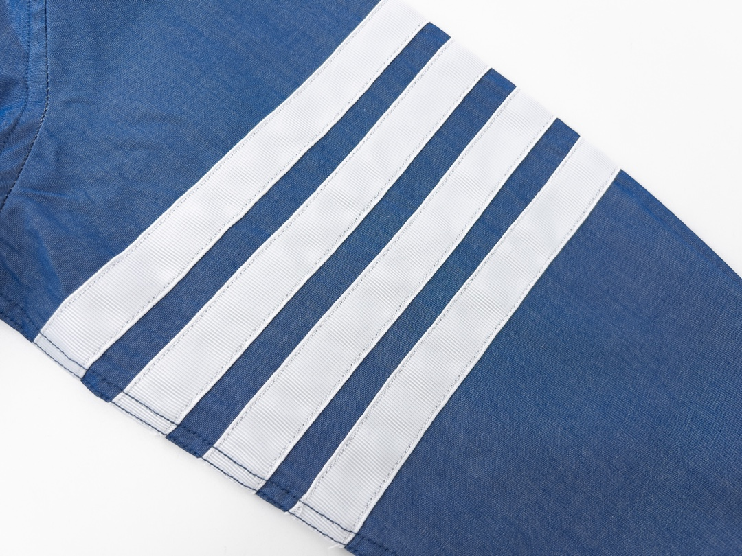 【ThomBrowne  公式旗艦店】トムブラウン   シャツ ご好評に付き再入荷  250221