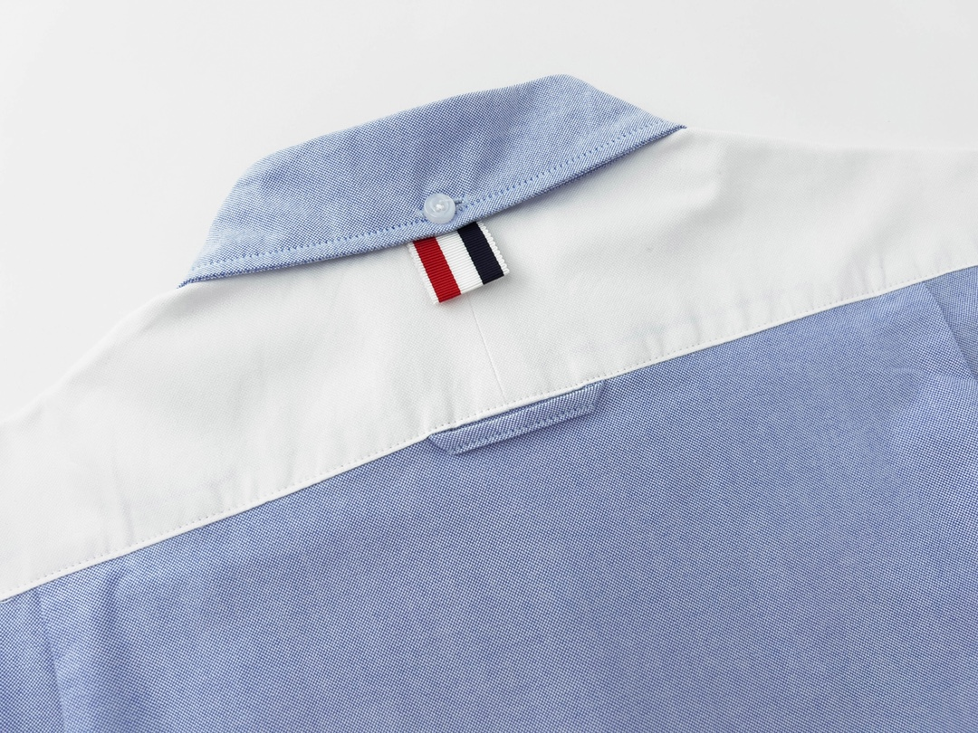 【ThomBrowne  公式旗艦店】トムブラウン   シャツ ご好評に付き再入荷  250221