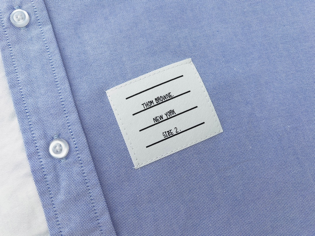 【ThomBrowne  公式旗艦店】トムブラウン   シャツ ご好評に付き再入荷  250221