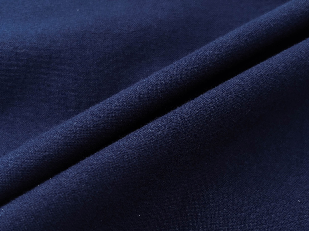 【ThomBrowne  公式旗艦店】トムブラウン   シャツ ご好評に付き再入荷  250221