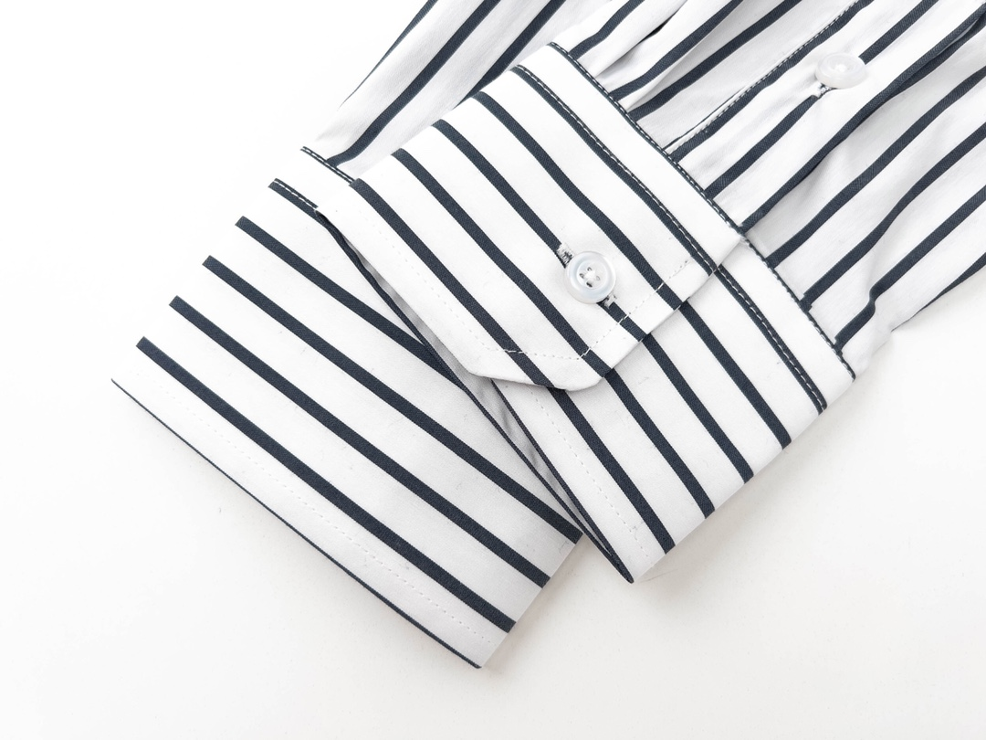 【ThomBrowne  公式旗艦店】トムブラウン   シャツ ご好評に付き再入荷  250221