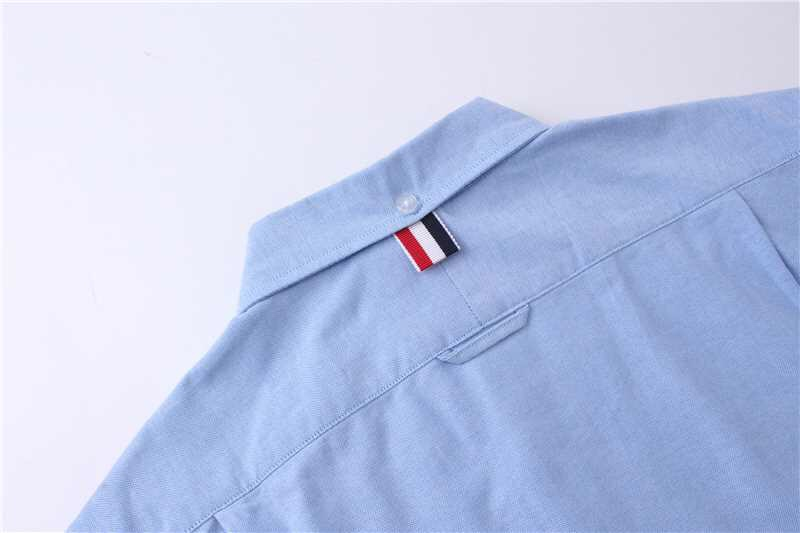 【ThomBrowne  公式旗艦店】トムブラウン   シャツ ご好評に付き再入荷  250221