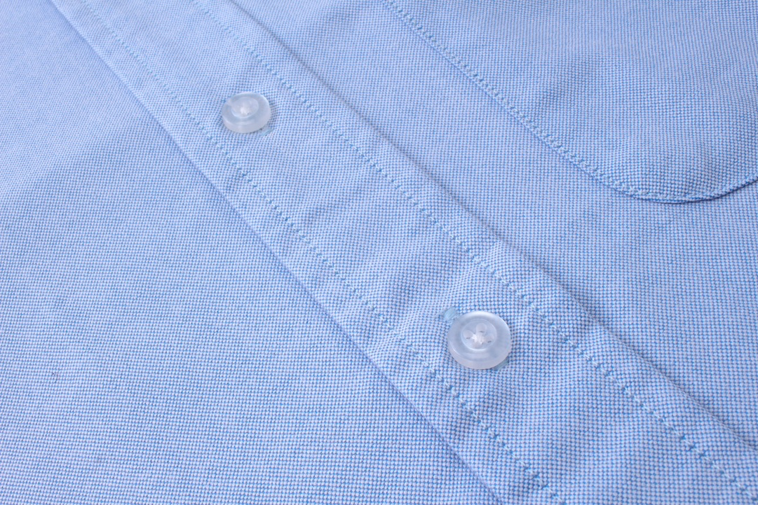 【ThomBrowne  公式旗艦店】トムブラウン   シャツ ご好評に付き再入荷  250221