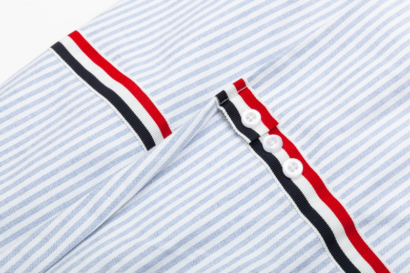 【ThomBrowne  公式旗艦店】トムブラウン シャツ ご好評に付き再入荷  250220