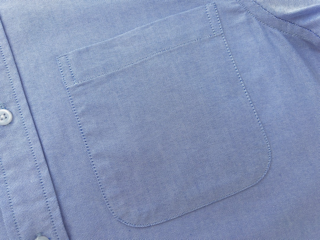 【ThomBrowne  公式旗艦店】トムブラウン  半袖シャツ ご好評に付き再入荷  250221