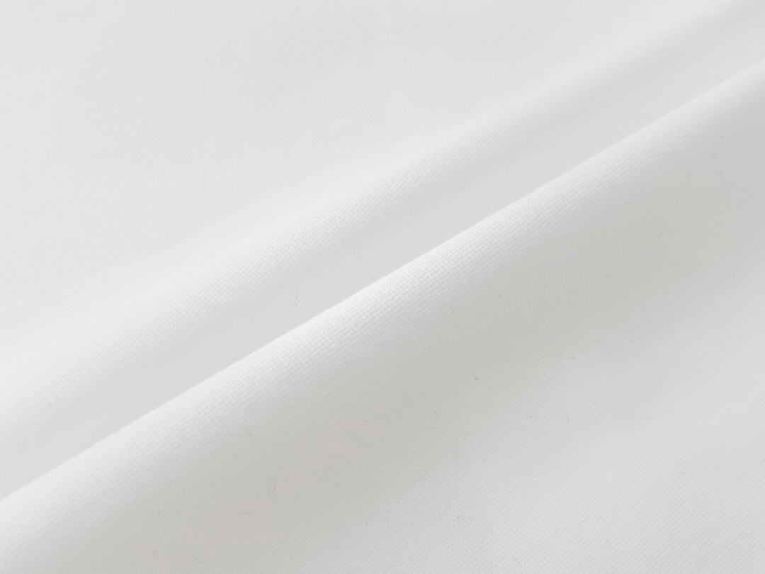 【ThomBrowne  公式旗艦店】トムブラウン   シャツ ご好評に付き再入荷  250221