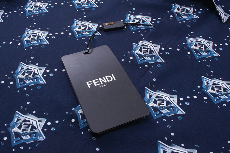【FENDI 公式旗艦店】フェンディ  シャツ  ご好評に付き再入荷 250221