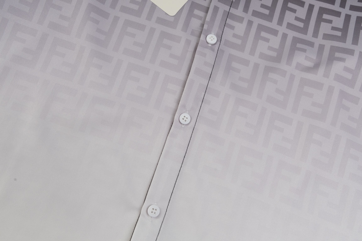 【FENDI  公式旗艦店】フェンディ  シャツ ご好評に付き再入荷  250221