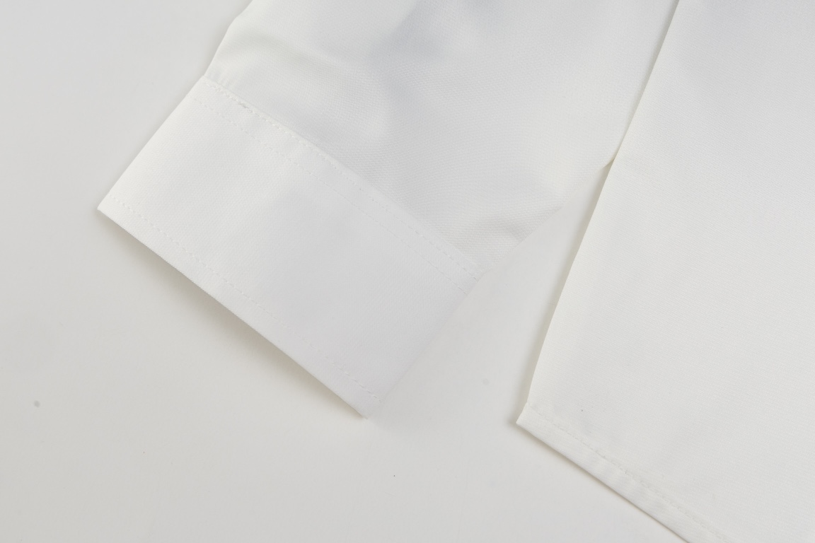 【FENDI  公式旗艦店】フェンディ  シャツ ご好評に付き再入荷  250221