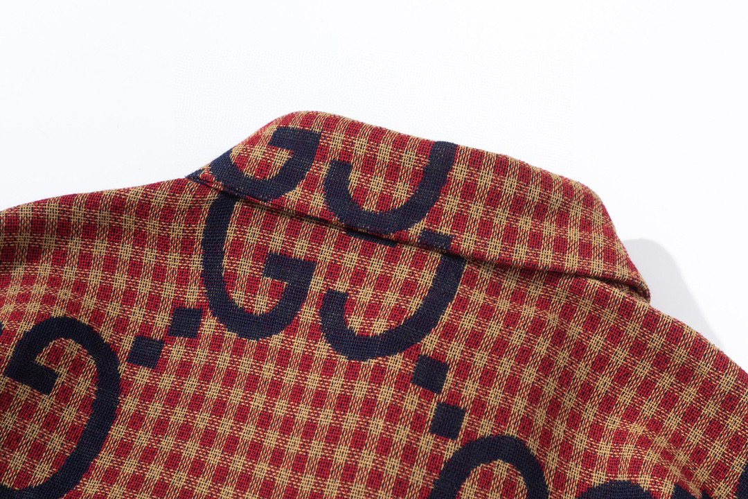 【GUCCI  公式旗艦店】グッチ  シャツ ご好評に付き再入荷  250222