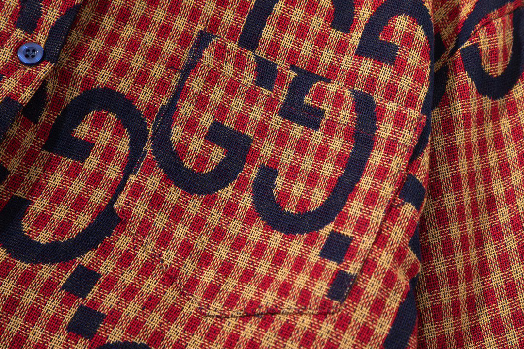【GUCCI  公式旗艦店】グッチ  シャツ ご好評に付き再入荷  250222