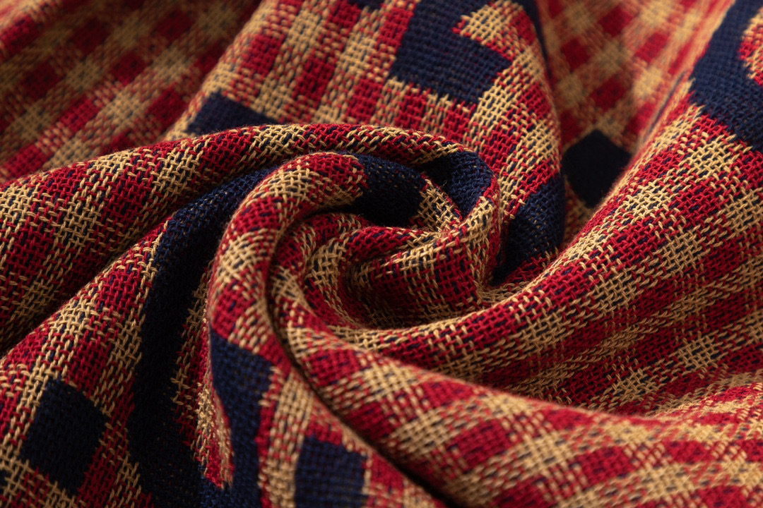 【GUCCI  公式旗艦店】グッチ  シャツ ご好評に付き再入荷  250222