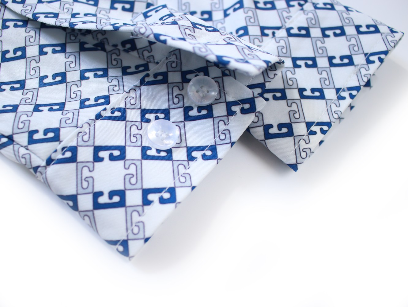 【GUCCI  公式旗艦店】グッチ  シャツ ご好評に付き再入荷  250222