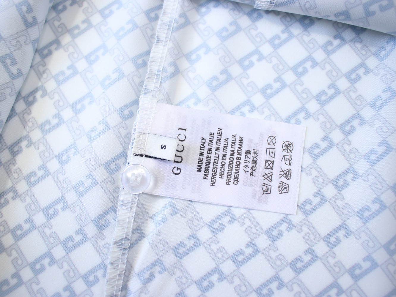 【GUCCI  公式旗艦店】グッチ  シャツ ご好評に付き再入荷  250222