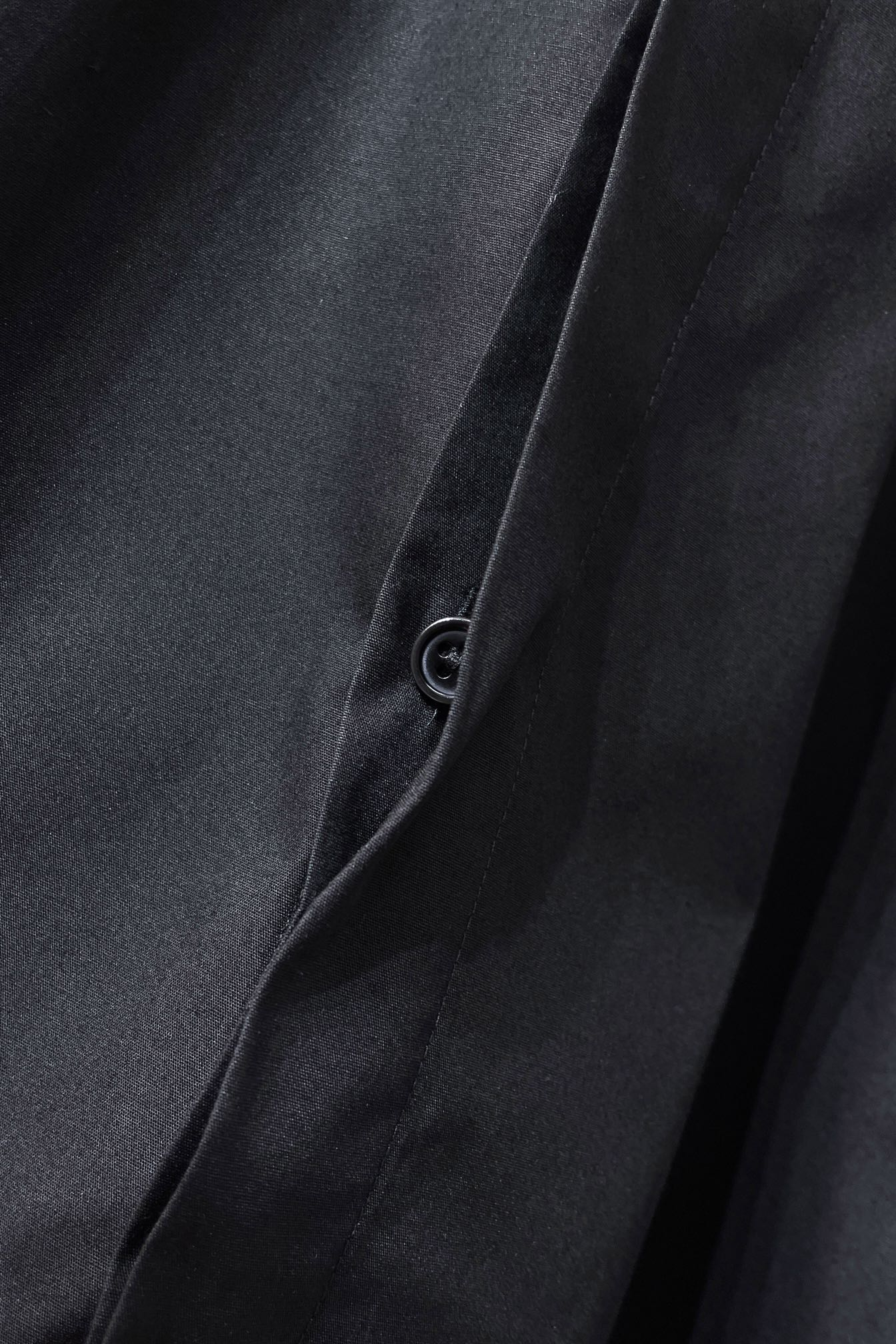 【GUCCI  公式旗艦店】グッチ  シャツ ご好評に付き再入荷  250222