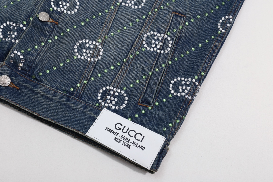 【GUCCI  公式旗艦店】グッチ  シャツ ご好評に付き再入荷  250222