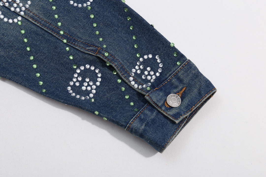 【GUCCI  公式旗艦店】グッチ  シャツ ご好評に付き再入荷  250222