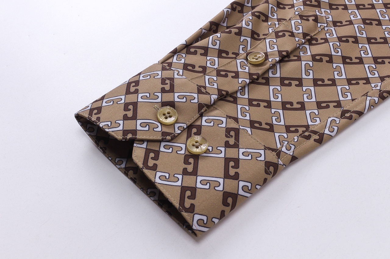 【GUCCI  公式旗艦店】グッチ  シャツ ご好評に付き再入荷  250222