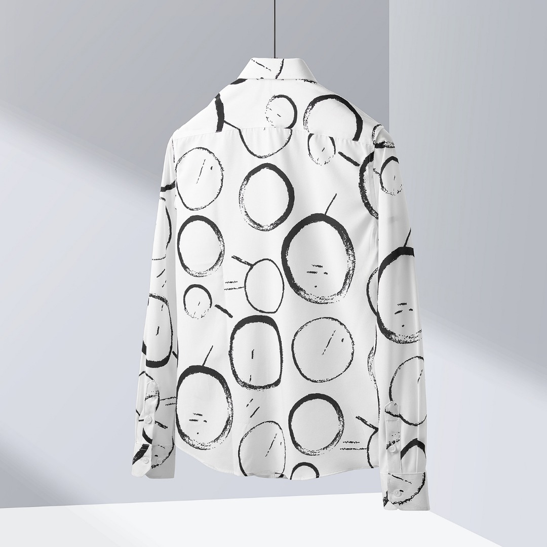 【GUCCI  公式旗艦店】グッチ  シャツ ご好評に付き再入荷  250222