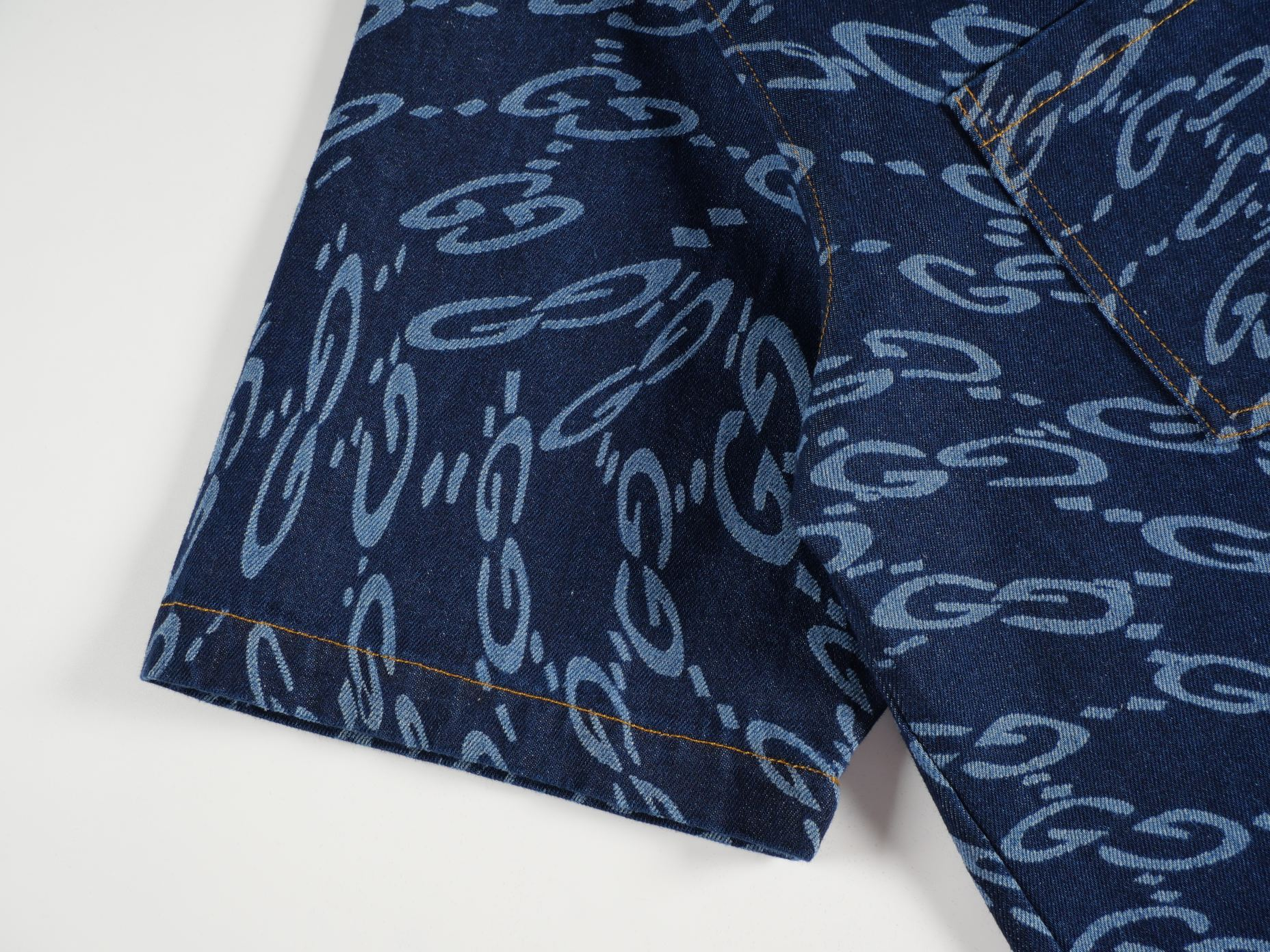 【GUCCI 公式旗艦店】グッチ  半袖シャツ ご好評に付き再入荷  250220