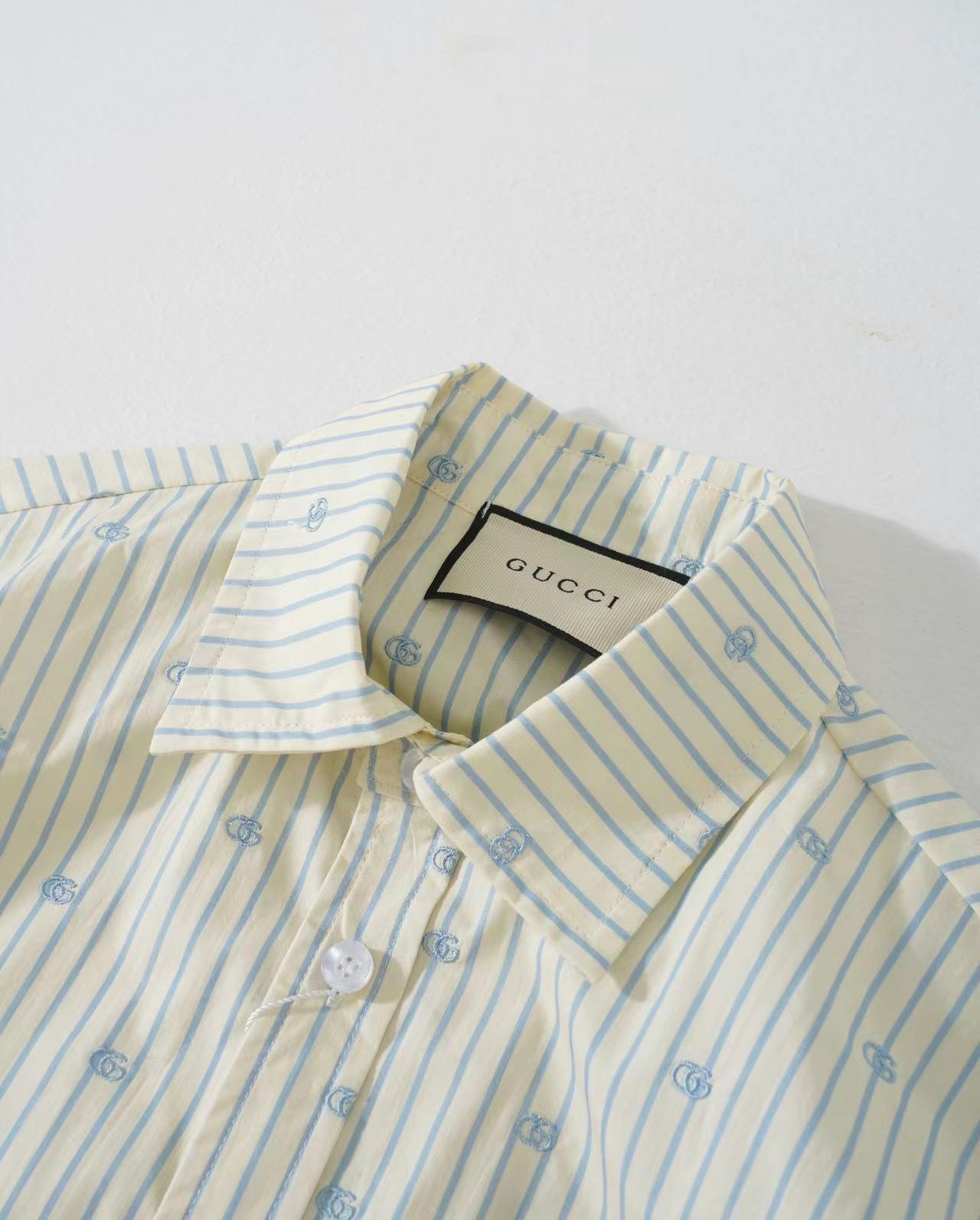 【GUCCI  公式旗艦店】グッチ  シャツ ご好評に付き再入荷  250222