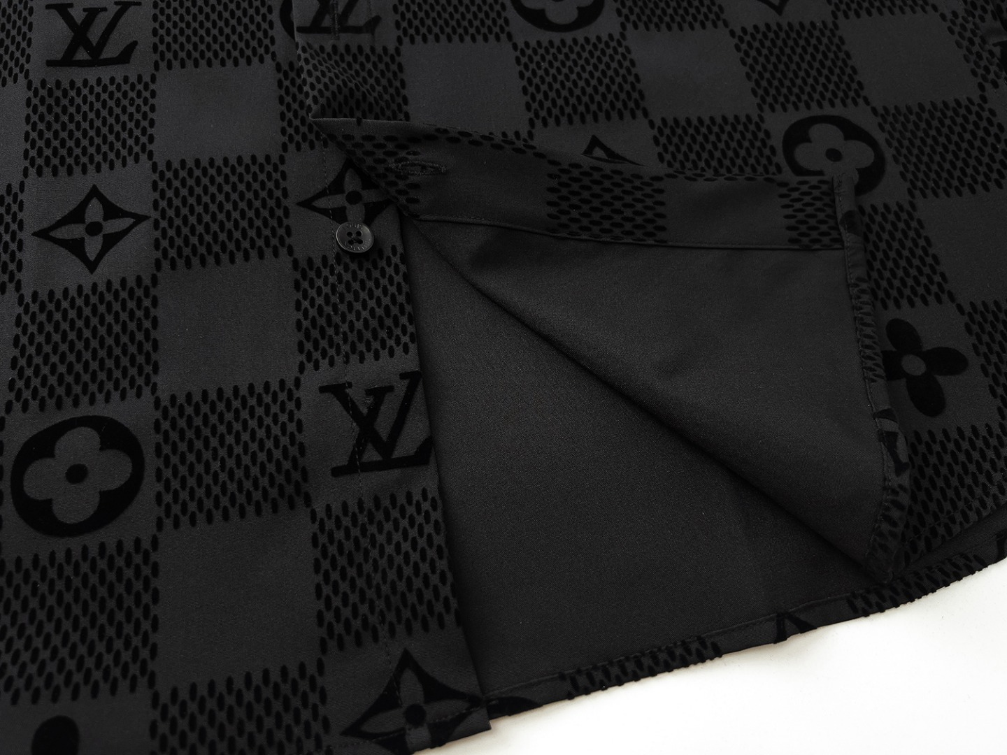 【LOUIS VUITTON 公式旗艦店】ルイヴィトン  シャツ ご好評に付き再入荷  250222