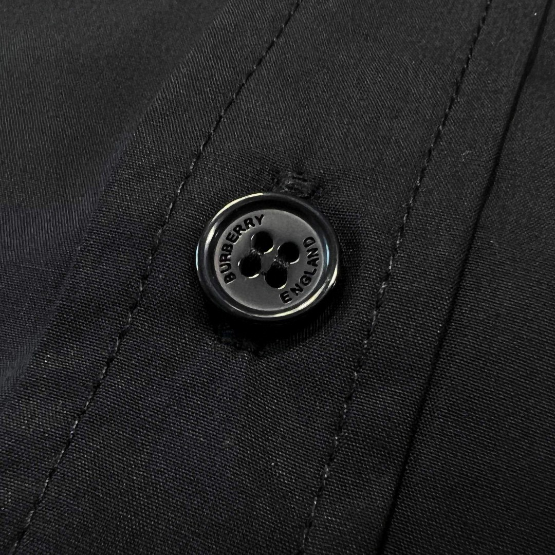 【BURBERRY 公式旗艦店】バーバリー  シャツ ご好評に付き再入荷  250222