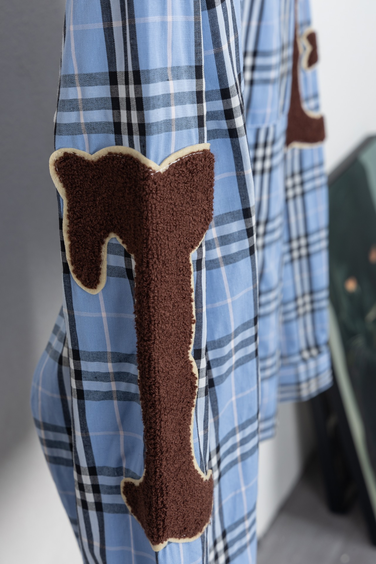 【BURBERRY 公式旗艦店】バーバリー  シャツ ご好評に付き再入荷  25021922