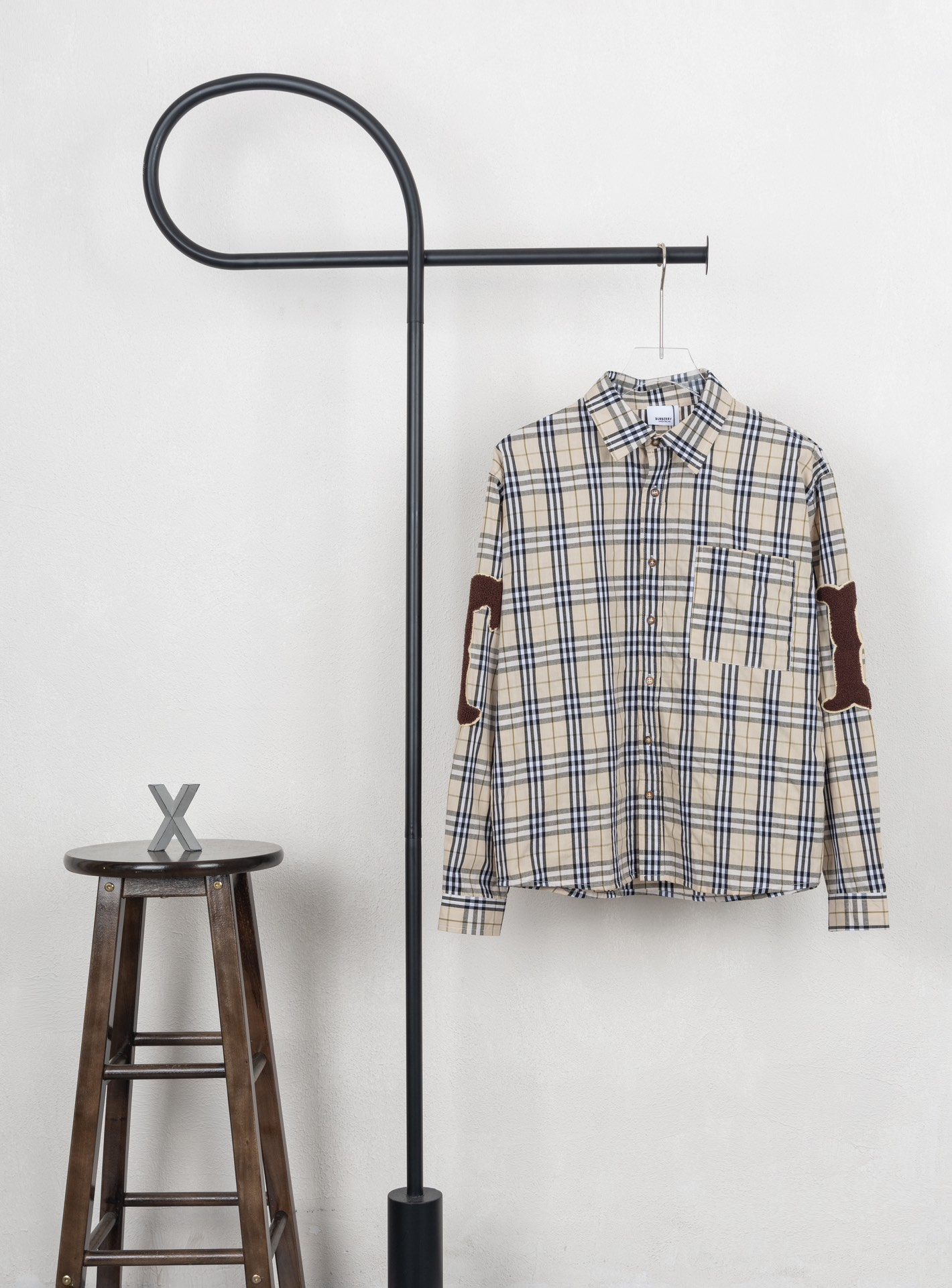 【BURBERRY 公式旗艦店】バーバリー  シャツ ご好評に付き再入荷  25021922