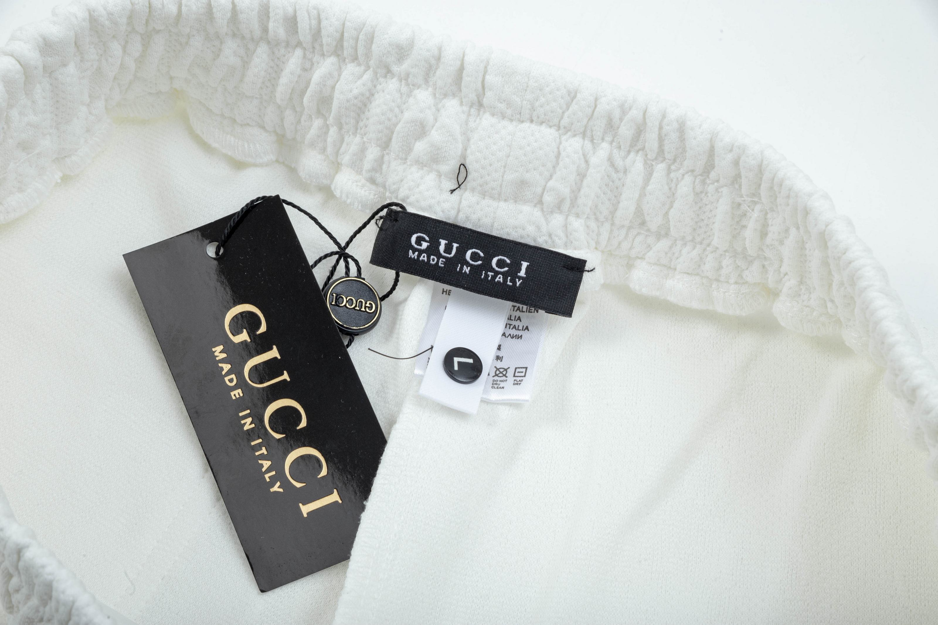 【GUCCI  公式旗艦店】グッチ  ショートパンツご好評に付き再入荷！250224