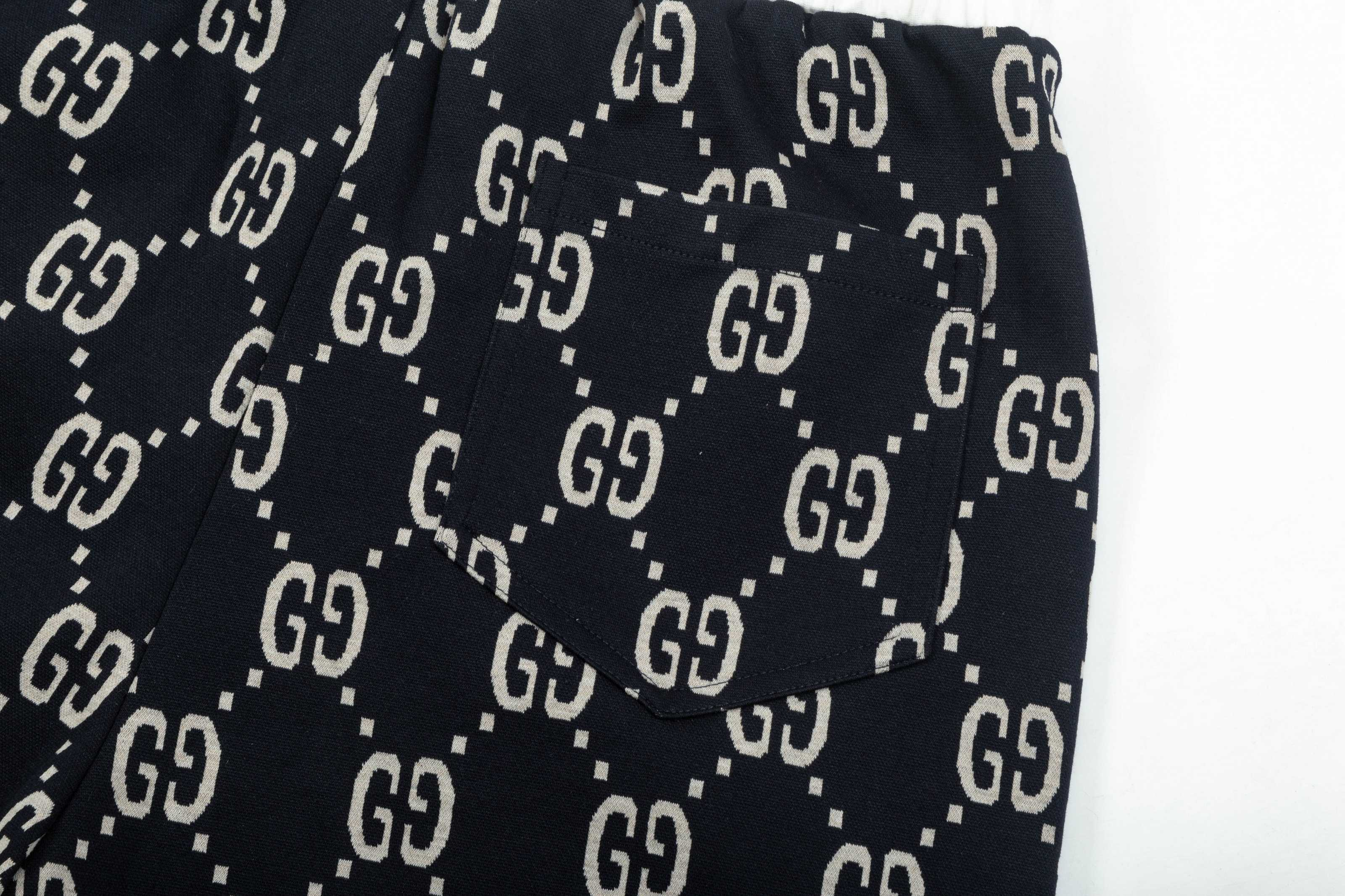 【GUCCI  公式旗艦店】グッチ  ショートパンツご好評に付き再入荷！250224