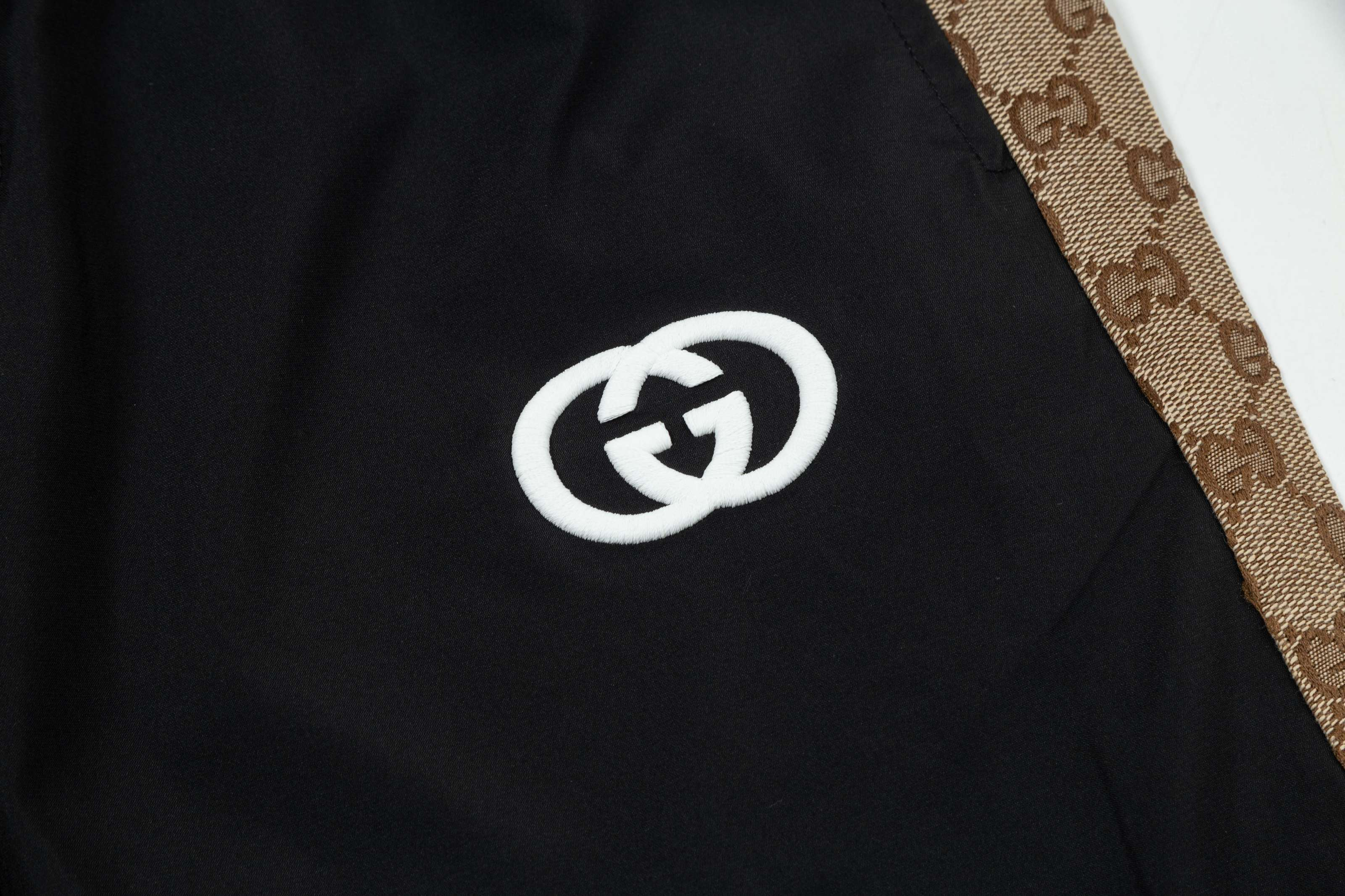 【GUCCI  公式旗艦店】グッチ ショートパンツご好評に付き再入荷！250224